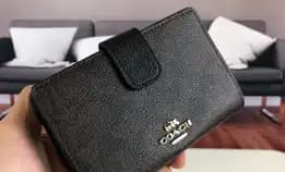 Dompet Coach