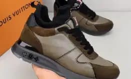 Sepatu Sneakers Pria Louis Vuitton Lv