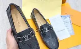 Sepatu Loafers Pria Black Monogram Louis Vuitton Lv