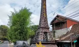 Replika Menara Eiffel