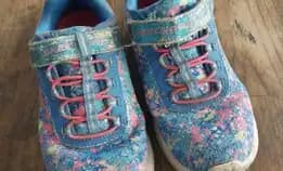 Sepatu Kets Anak Perempuan Warna Biru Pink