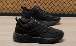 Sepatu Sneakers Hitam Polos