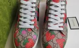 Sepatu Sneakers Pria Strawberry Gucci