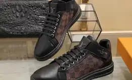 Sepatu Sneakers Pria Louis Vuitton Lv