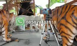 Pengrajin Patung Macan