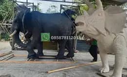 Patung Gajah Kecil