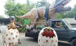 Patung Dinosaurus