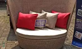 Sofa Santai Rotan Sintetis Model Singgasana