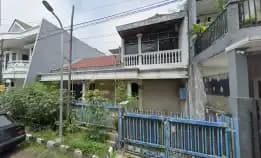 Rumah Surabaya di Jalan Ngagel Wasana Kosong Strategis