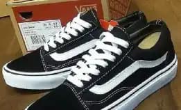 Sepatu Sneaker Pria Wanita Vans - Dmn