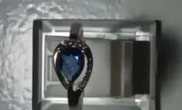 Cincin Perak Bermata Biru