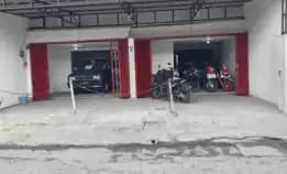 Dijual Rumah Showroom Di Manukan 