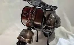 Miniatur Pajangan Vespa Clasic Antik Coklat 